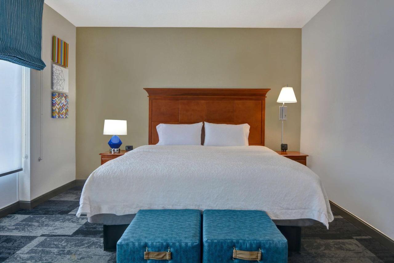 | Hampton Inn & Suites Birmingham-Hoover-Galleria