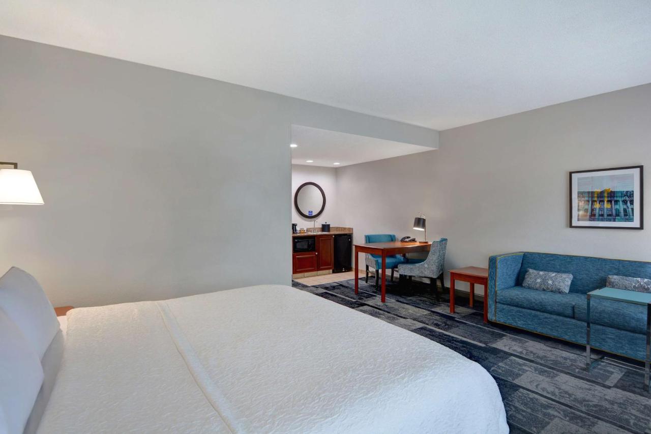 | Hampton Inn & Suites Birmingham-Hoover-Galleria