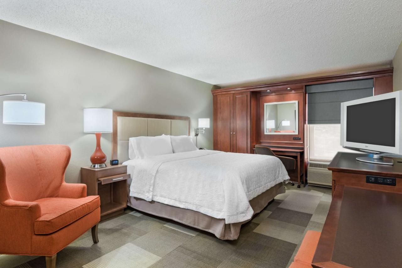 King Room - Non-Smoking at Hampton Inn Boston/Marlborough