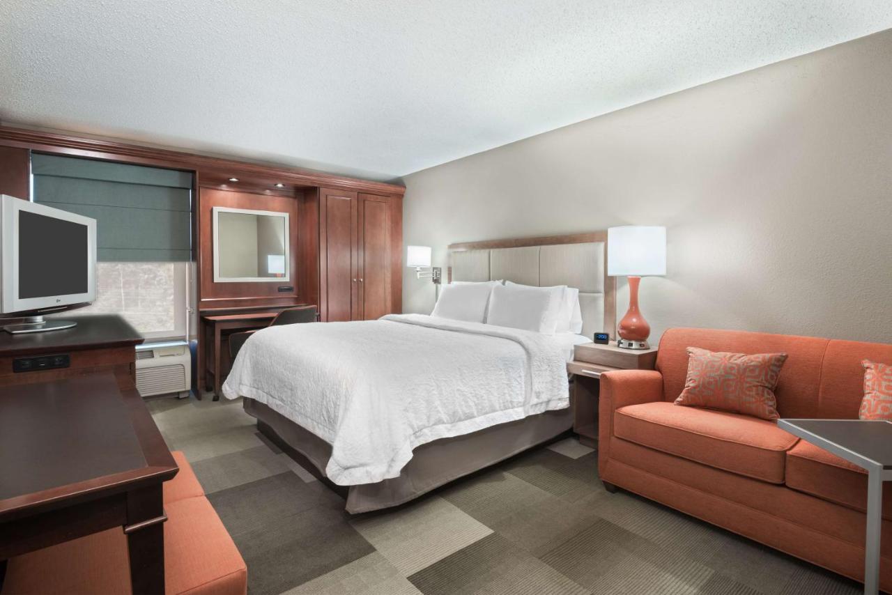 King Study - Non-Smoking at Hampton Inn Boston/Marlborough