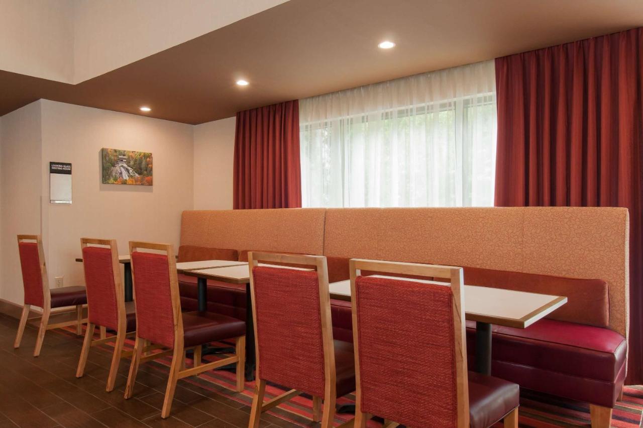 | Hampton Inn Brevard