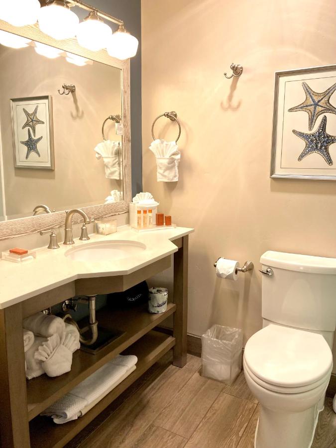 Deluxe Two Queen Beds Room at Sand Pebbles Inn