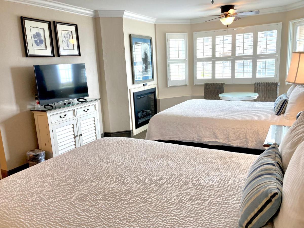 Standard Queen Room with Two Queen Beds at Sand Pebbles Inn