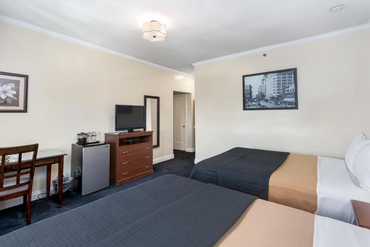 Queen Room with Two Queen Beds at Hollywood Historic Hotel