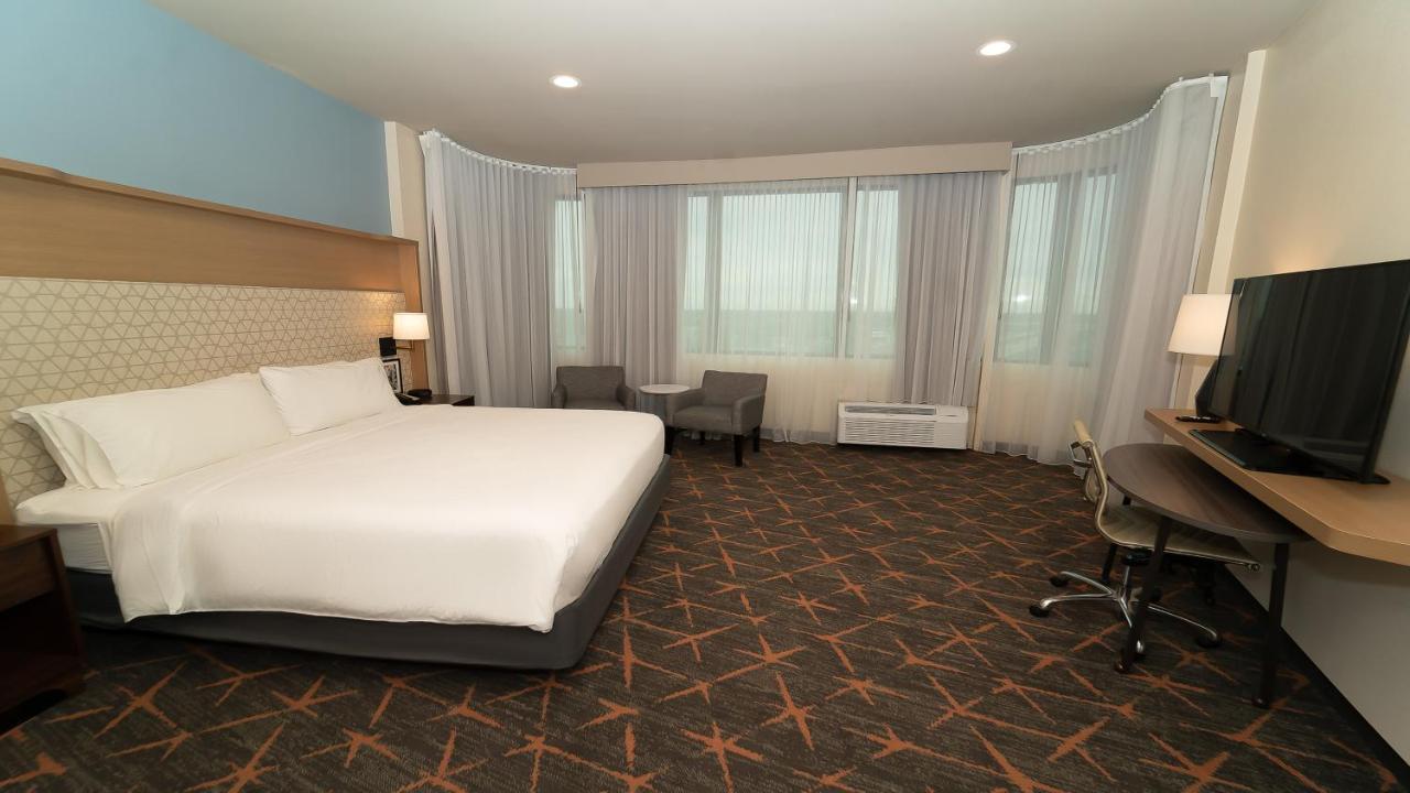 Superior King Room - Non-Smoking at Holiday Inn New Orleans West Bank Tower by IHG