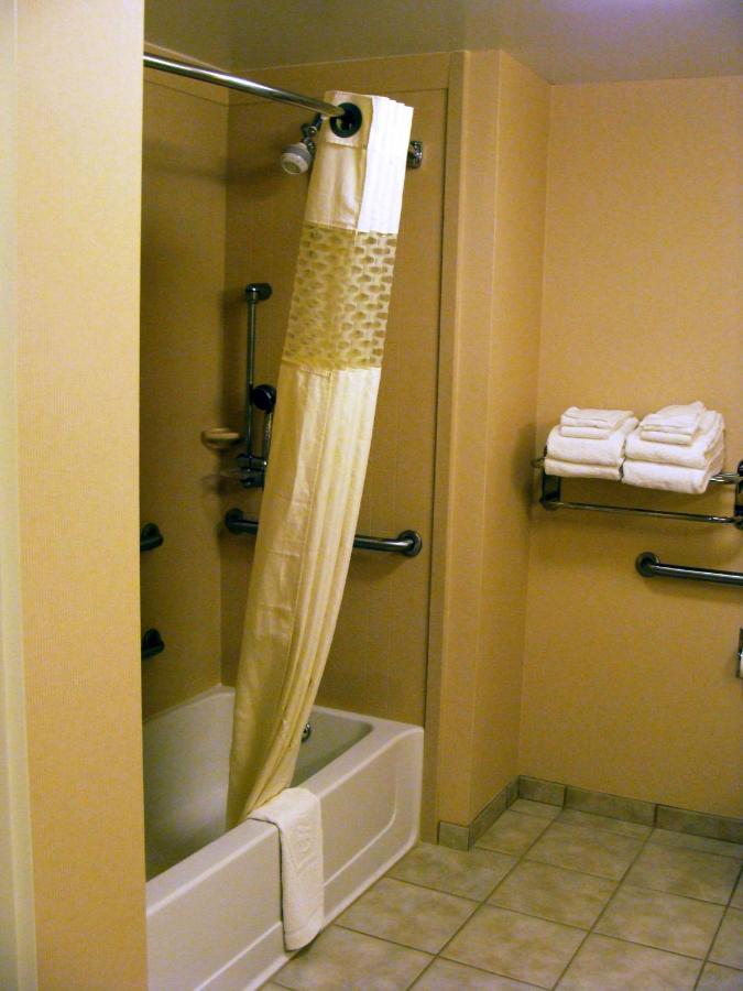 | Hampton Inn Calera