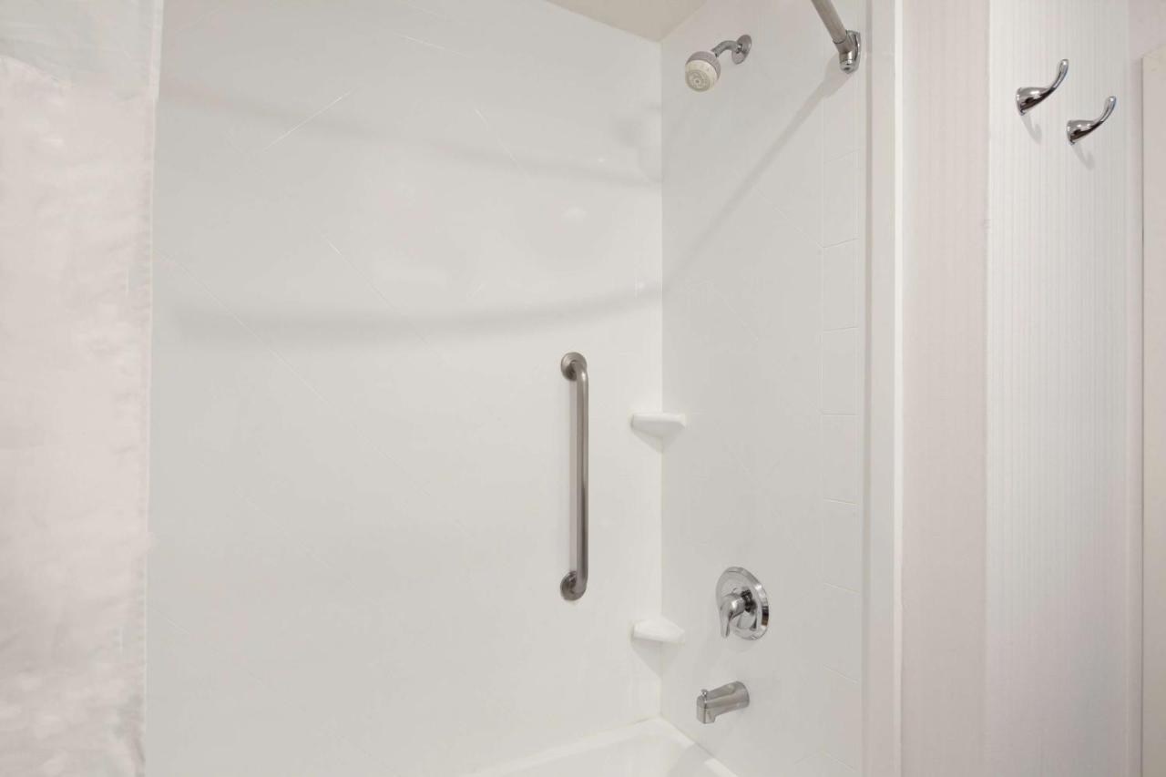 Queen Room with Two Queen Beds - Non-Smoking at Hampton Inn & Suites Chino Hills