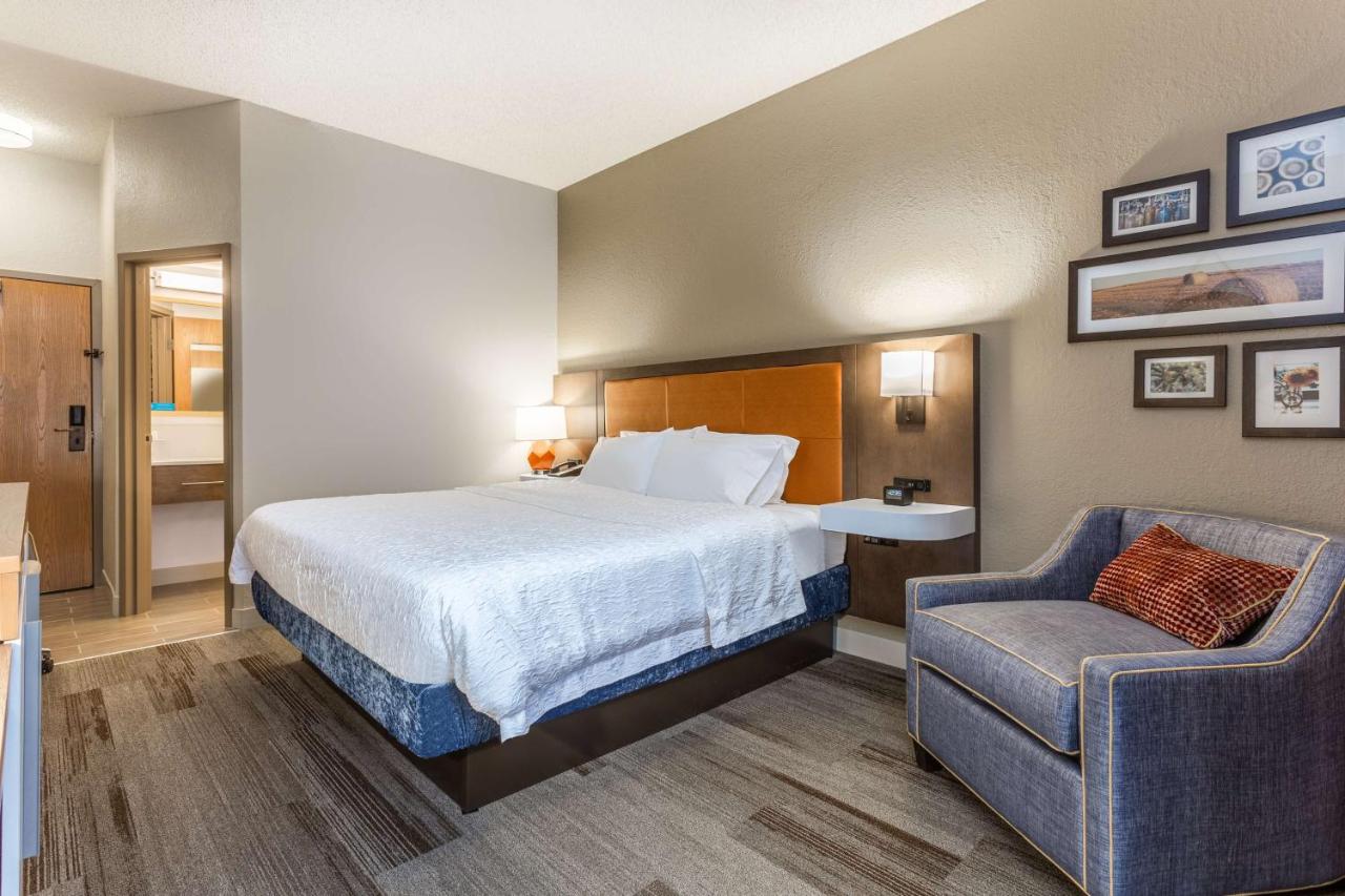 King Room - Non-Smoking at Hampton Inn - Cedar Rapids