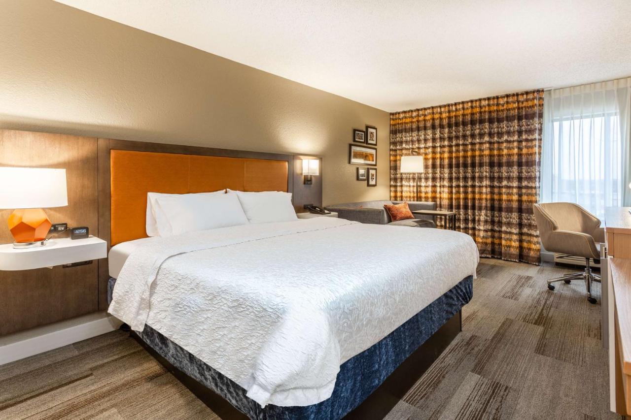 King Study with Sofa Bed - Non-Smoking at Hampton Inn - Cedar Rapids
