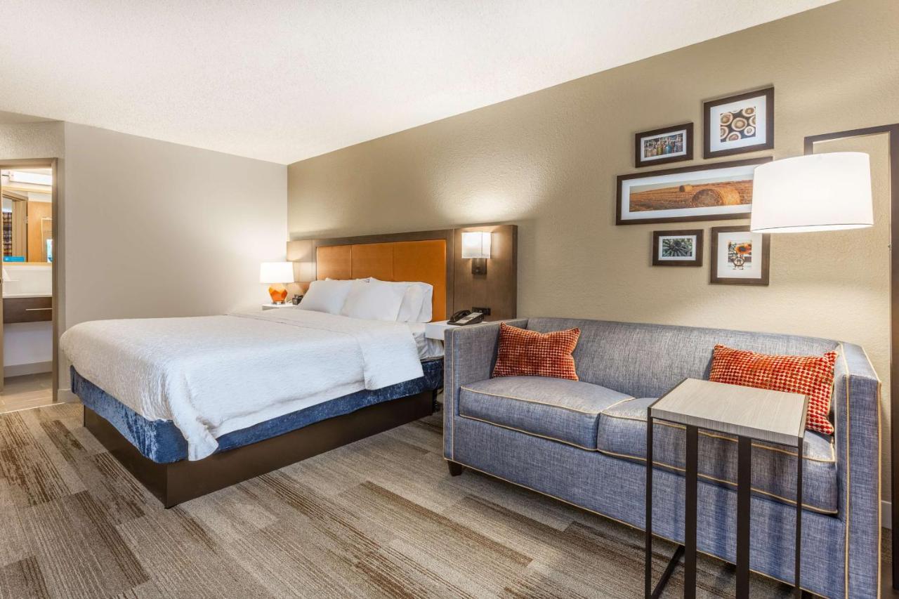 King Study with Sofa Bed - Non-Smoking at Hampton Inn - Cedar Rapids