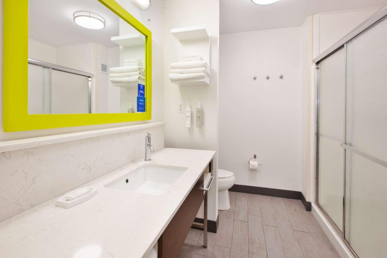 King Room - Non-Smoking at Hampton Inn Clarion