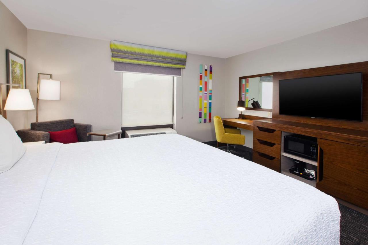 King Room - Non-Smoking at Hampton Inn Clarion