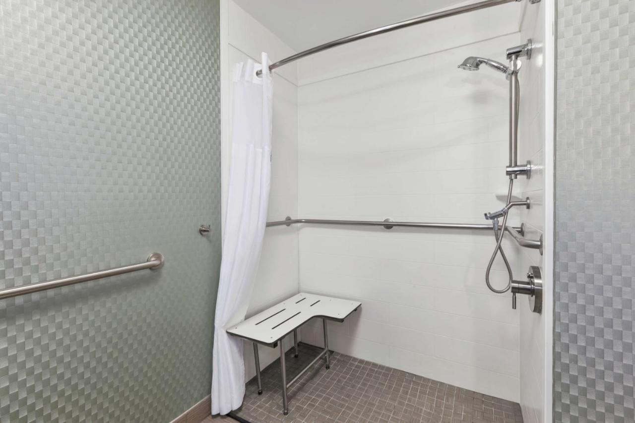 | Hampton Inn Clinton