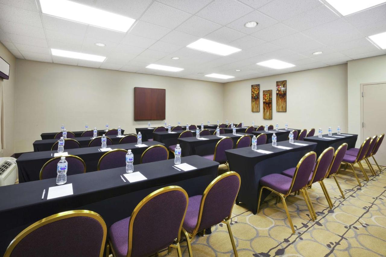 | Hampton Inn Clinton