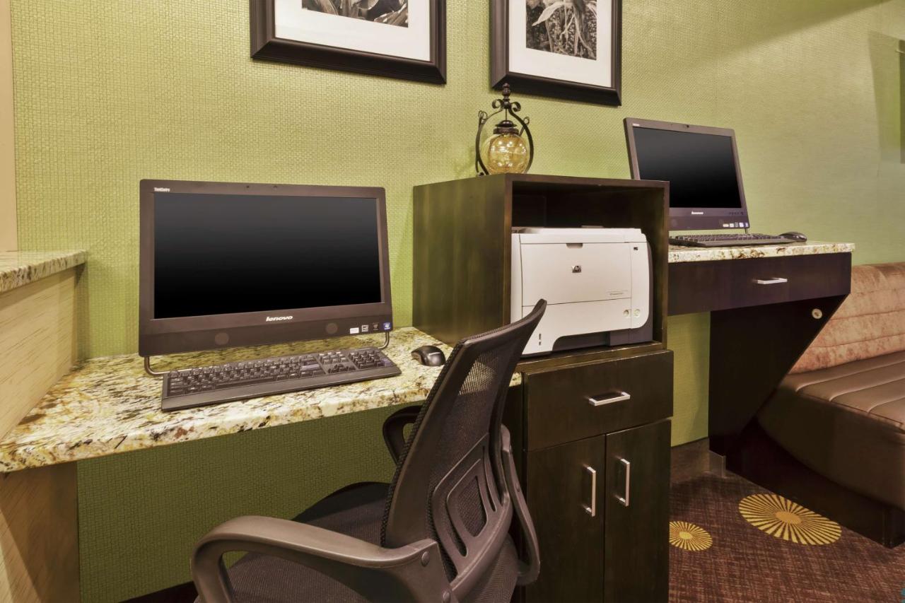 | Hampton Inn Clinton