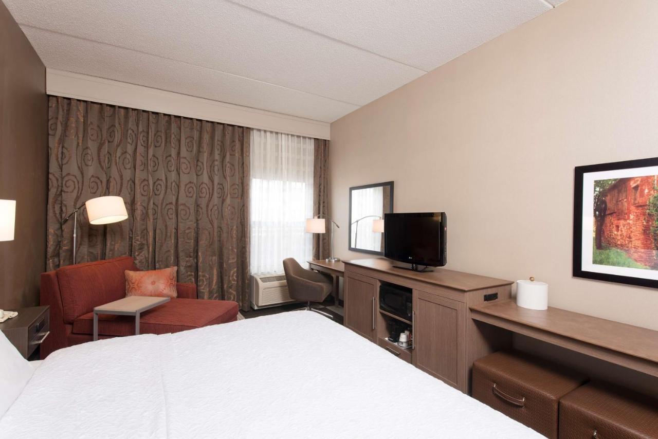 King Room - Non-Smoking at Hampton Inn Seymour