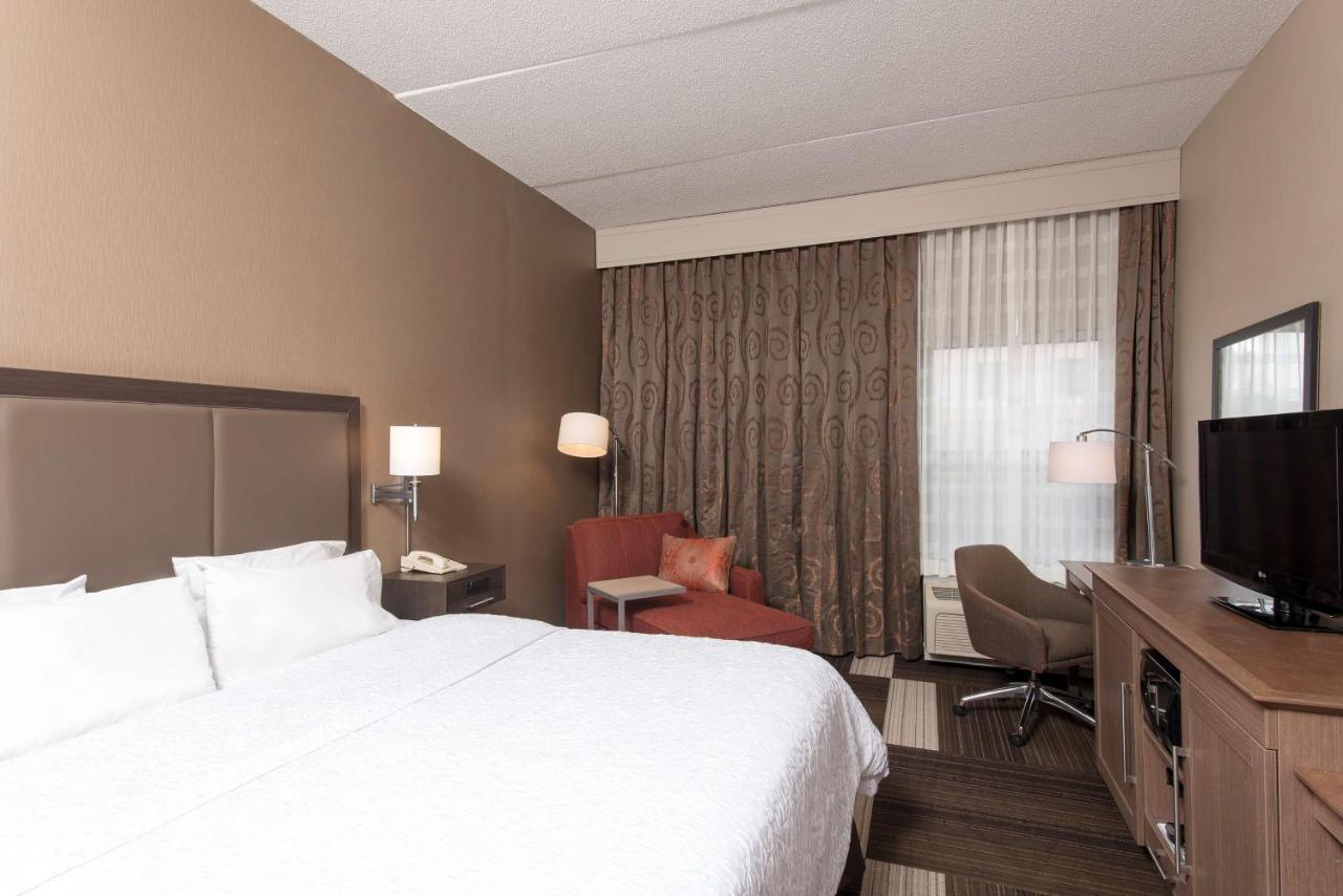 King Room - Non-Smoking at Hampton Inn Seymour