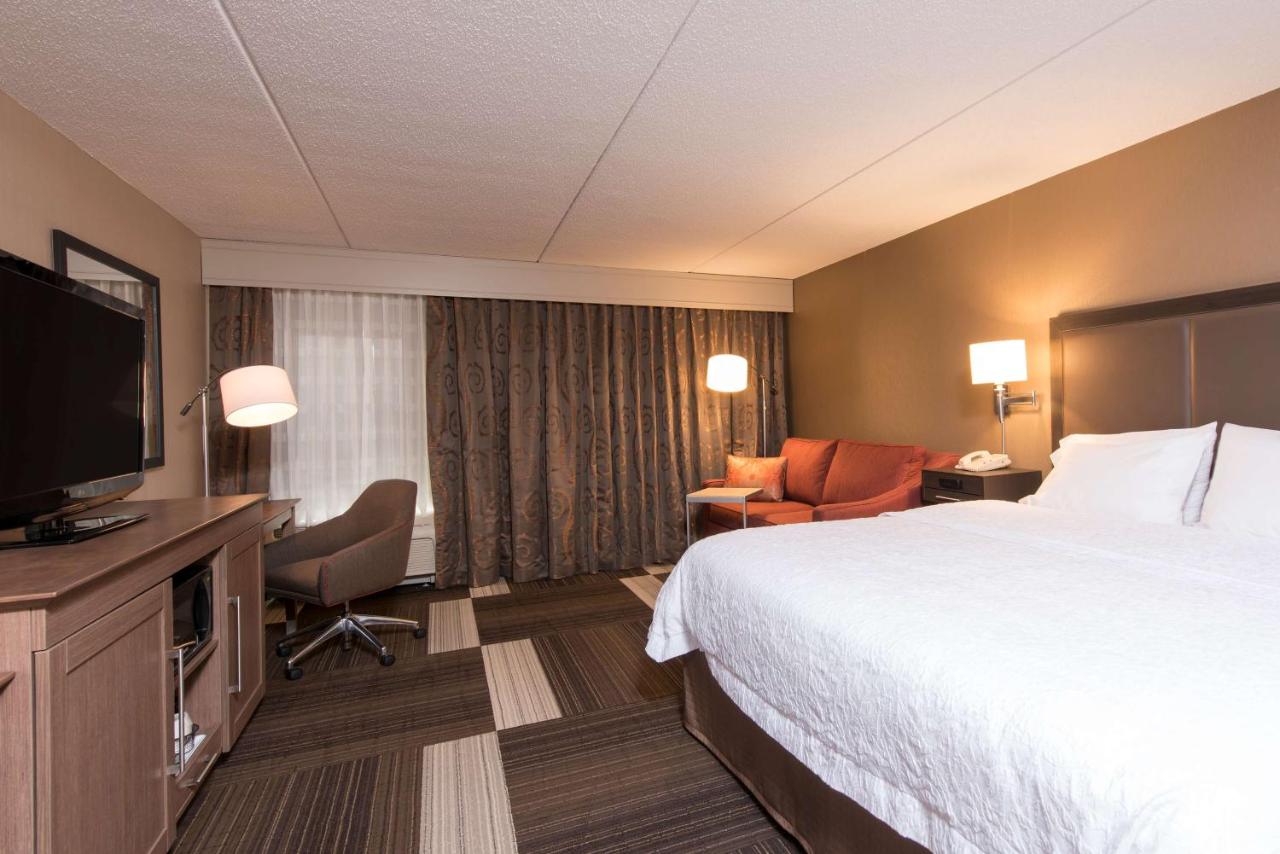 King Room with Sofa Bed at Hampton Inn Seymour