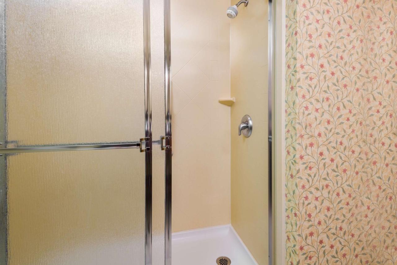King Room - Non-Smoking at Hampton Inn & Suites Columbus Polaris