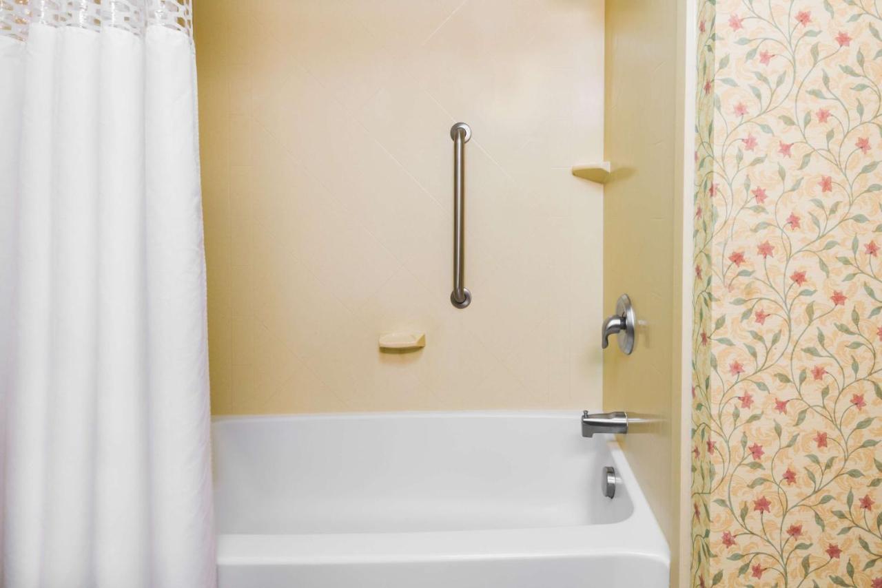 King Studio - Non-Smoking at Hampton Inn & Suites Columbus Polaris