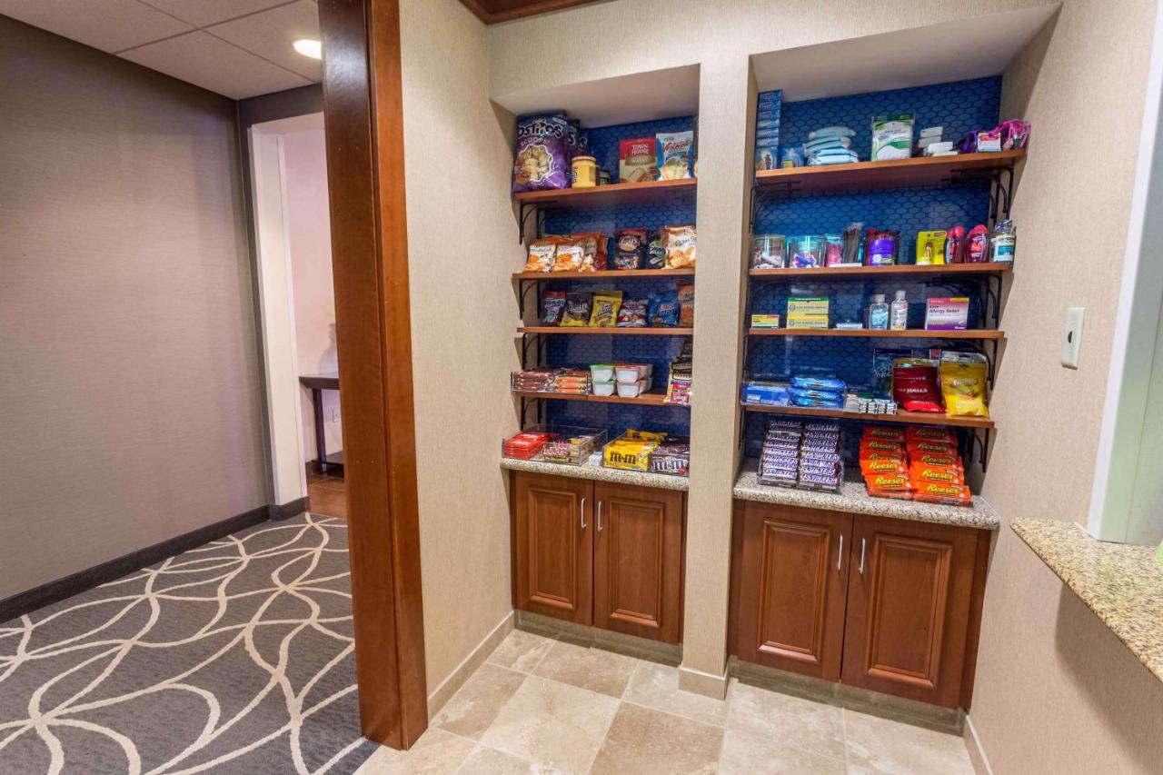 | Hampton Inn & Suites Tilton