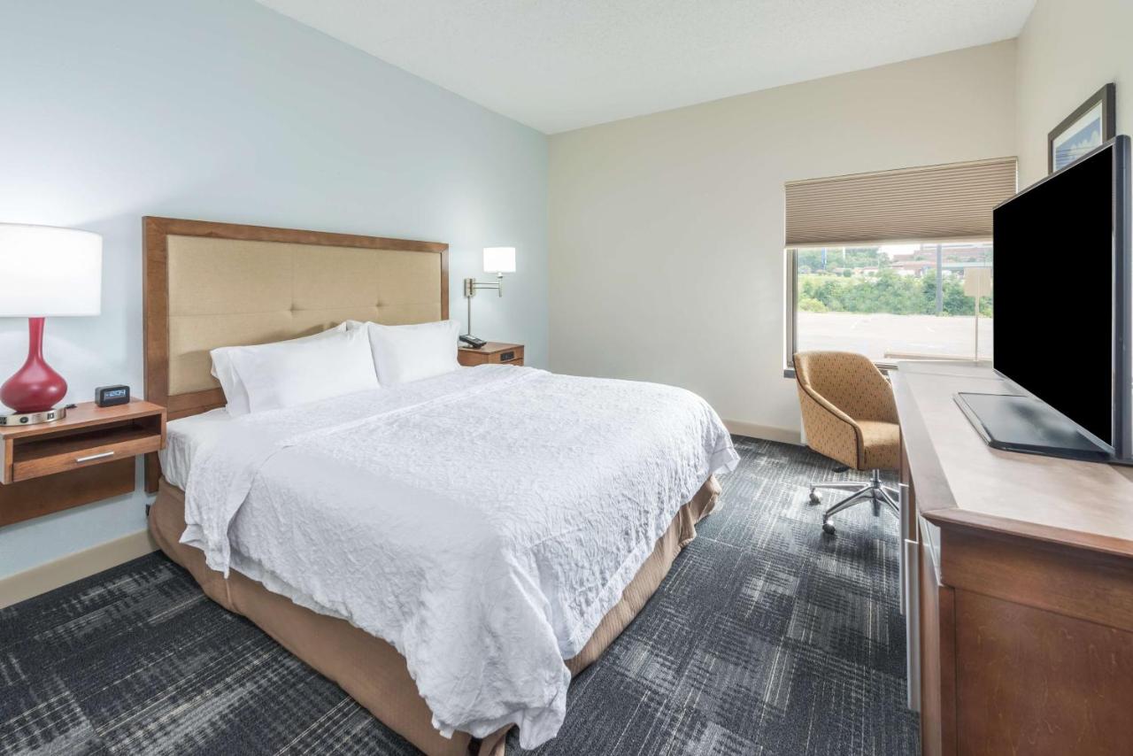 King Room - Disability Access at Hampton Inn Columbia
