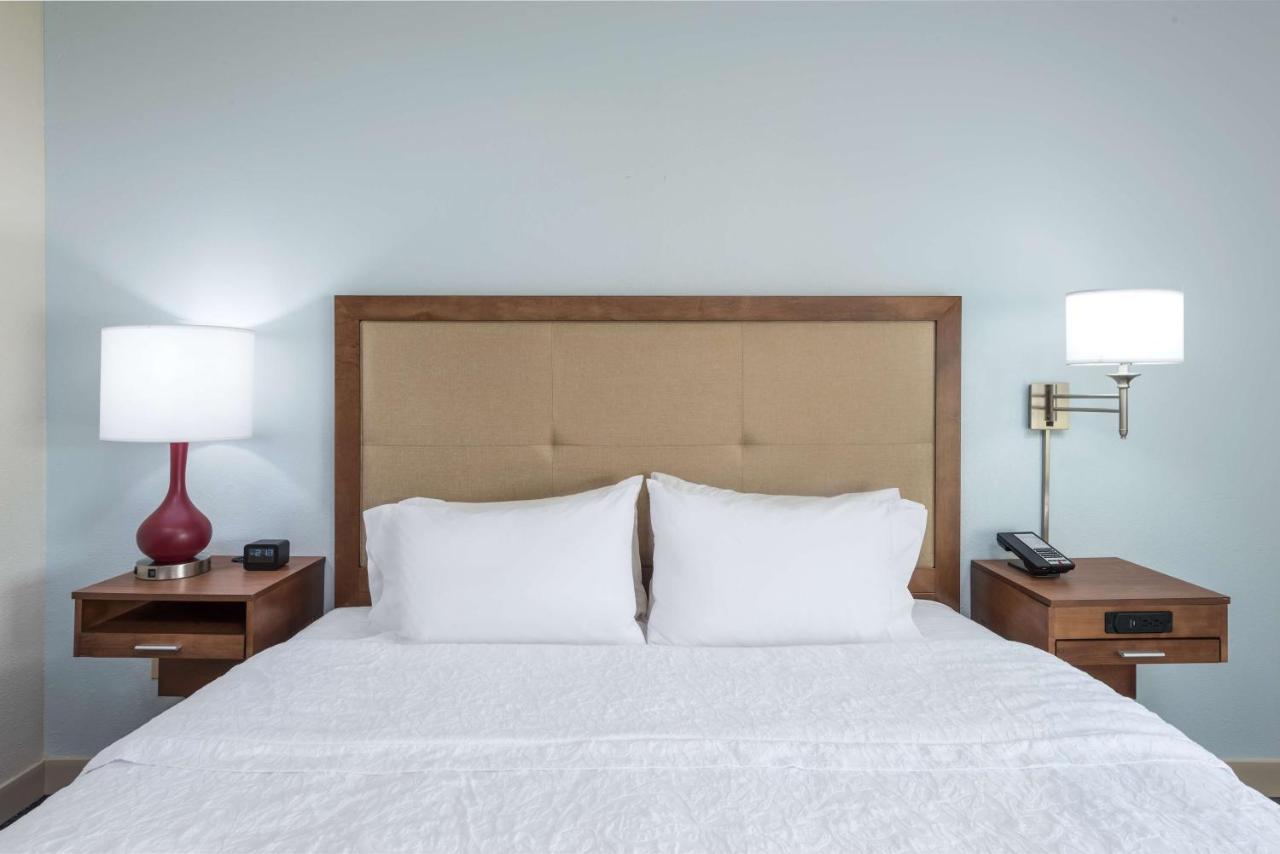 King Room - Disability Access at Hampton Inn Columbia