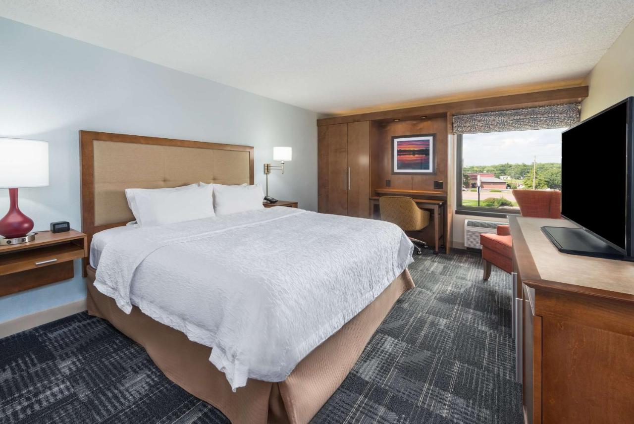 King Room - Non-Smoking at Hampton Inn Columbia