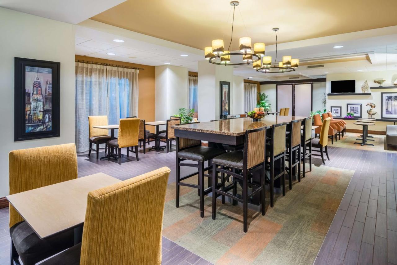 | Hampton Inn Clifton Park