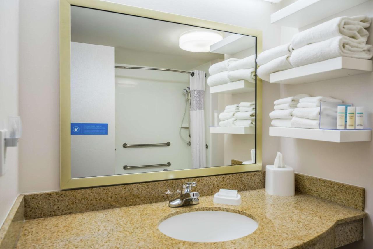 | Hampton Inn Clifton Park