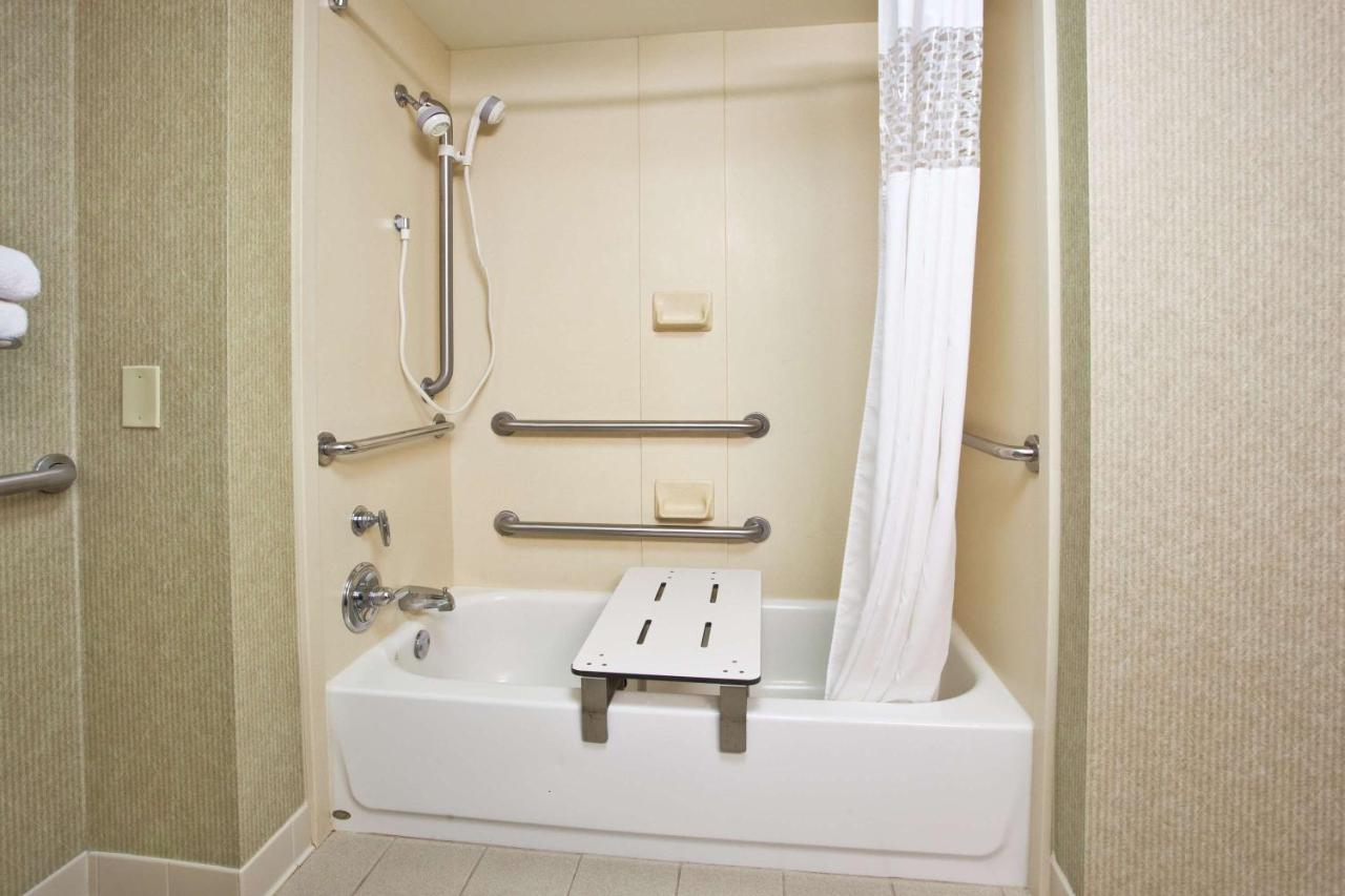 | Hampton Inn Clifton Park