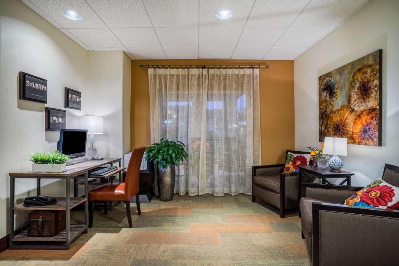 | Hampton Inn Clifton Park