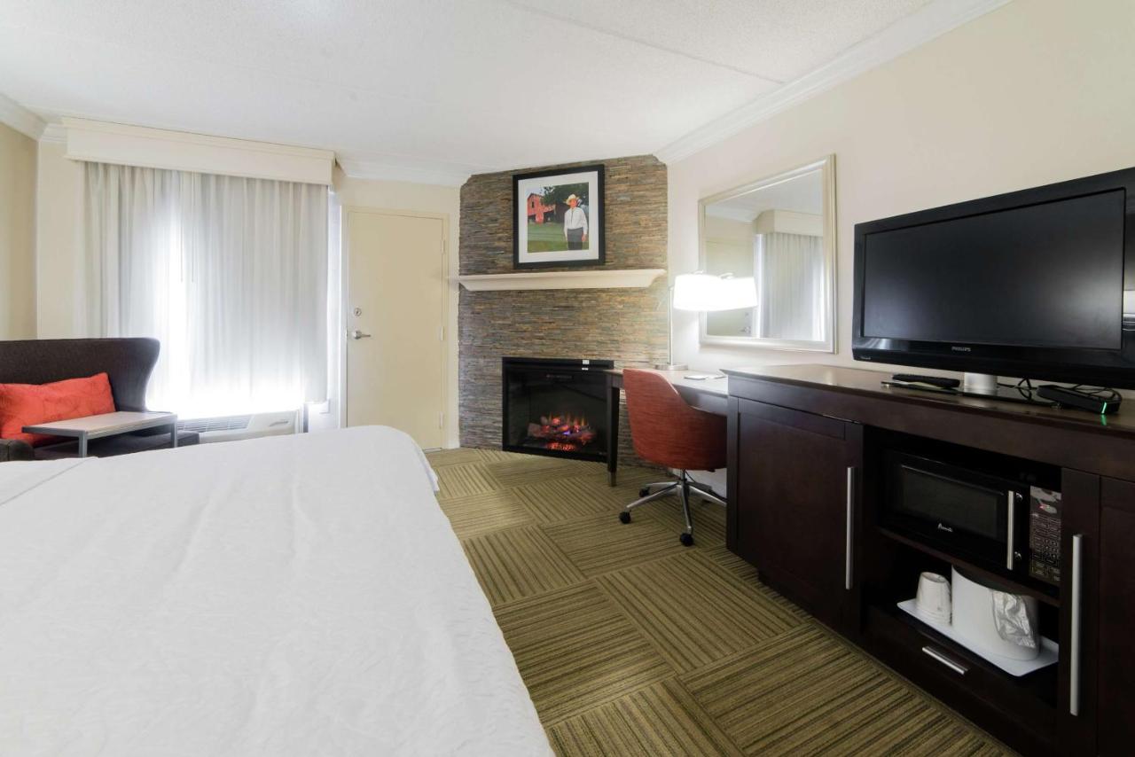 King Room with Spa Bath - Non-Smoking at Hampton Inn Caryville-I-75/Cove Lake-State Park