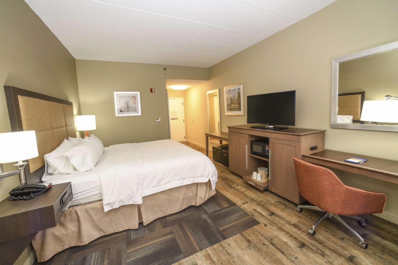 | Hampton Inn Cincinnati Eastgate