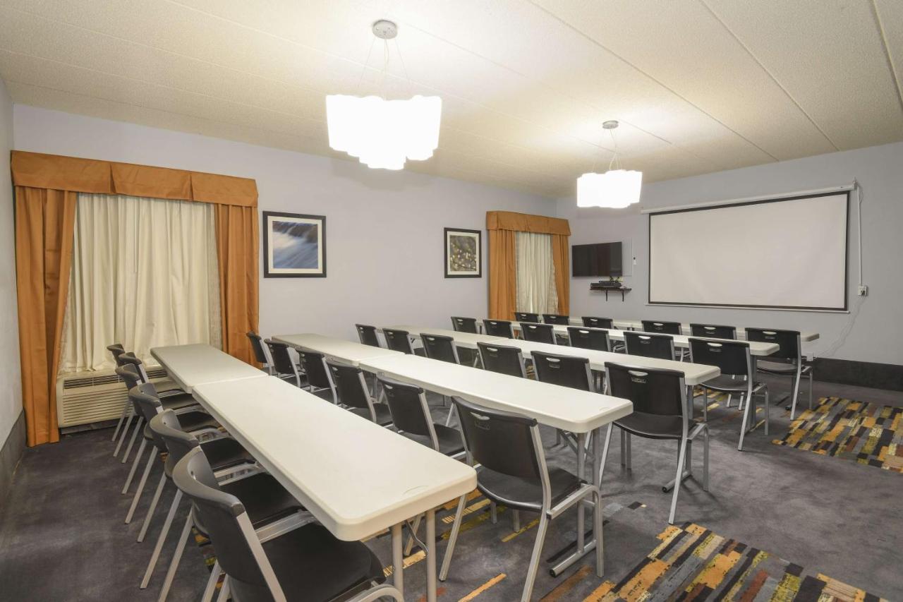 | Hampton Inn Cincinnati Eastgate