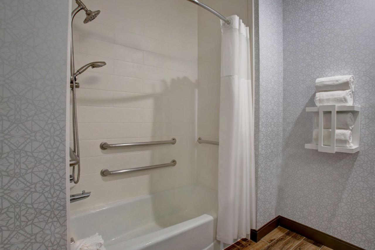 King Room - Disability Access with Tub - Non-Smoking at Hampton Inn & Suites Dallas-DeSoto