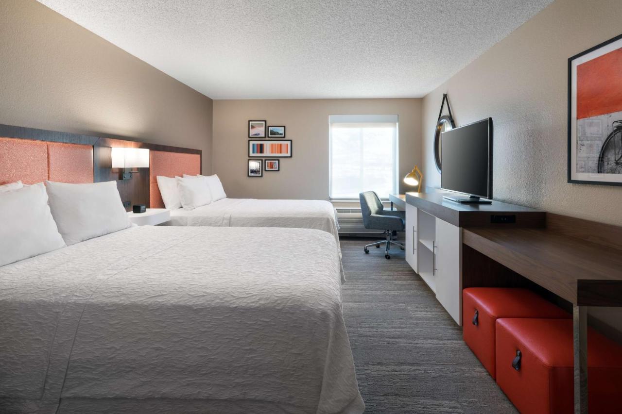 Queen Room at Hampton Inn-Denver West/Golden