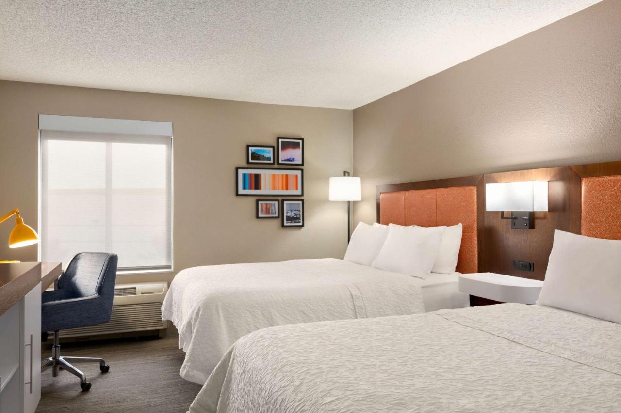 Queen Room at Hampton Inn-Denver West/Golden