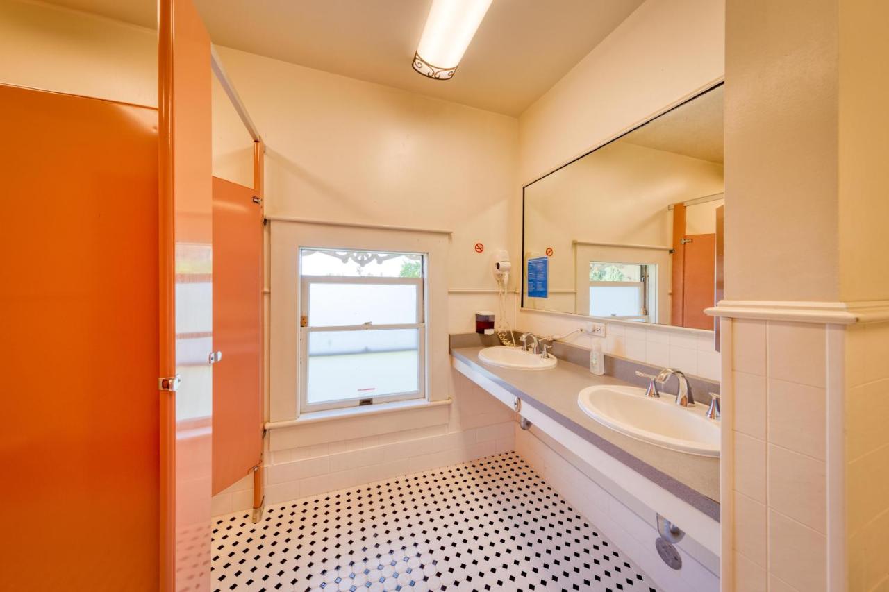 | HI Sacramento Hostel