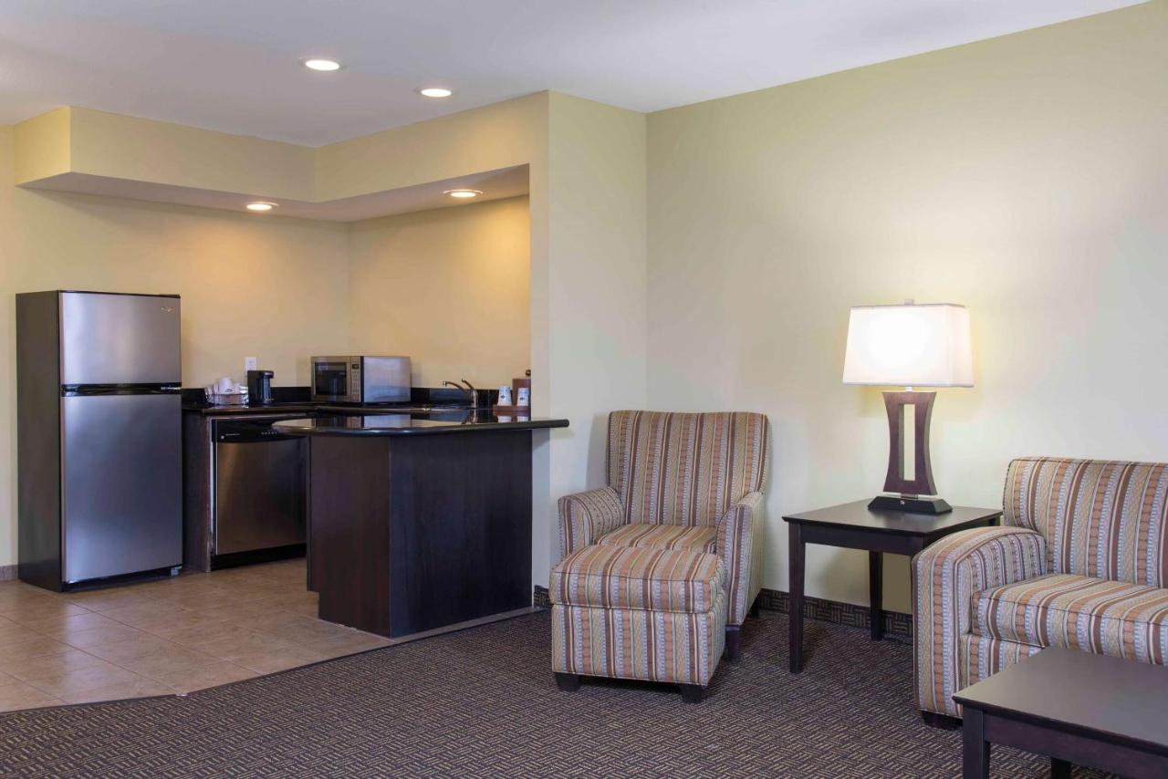 Queen Studio - Non-Smoking at Hampton Inn & Suites Danville