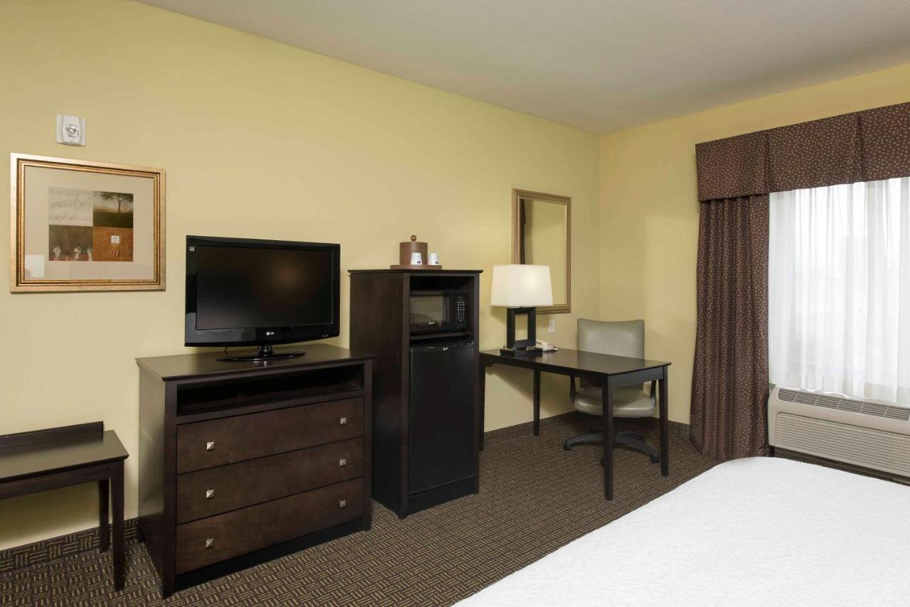 King Room at Hampton Inn & Suites Danville