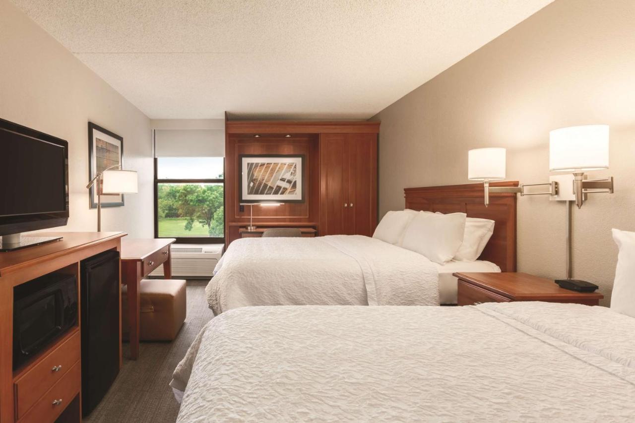 Queen Room with Two Queen Beds - Non-Smoking at Hampton Inn Des Moines-Airport