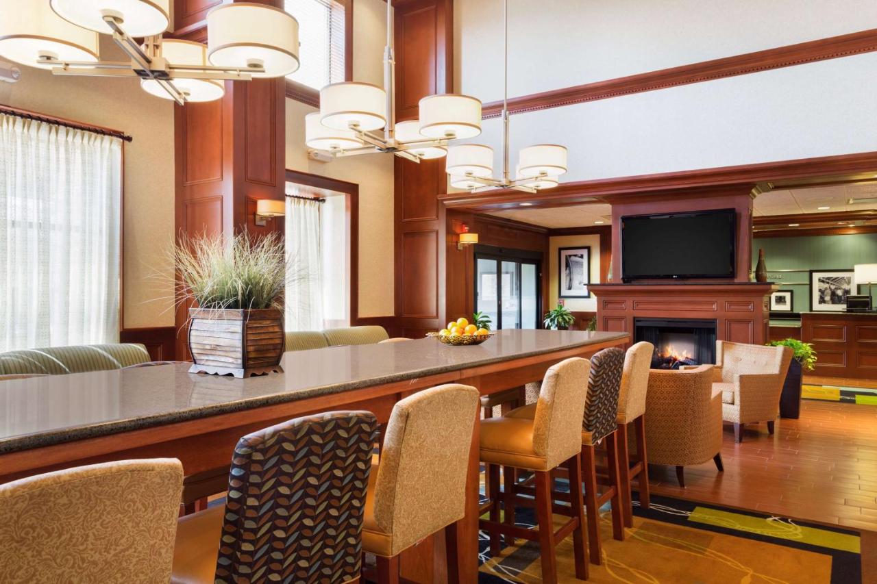 | Hampton Inn & Suites Detroit/Chesterfield