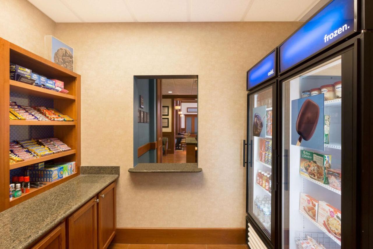 | Hampton Inn & Suites Detroit/Chesterfield