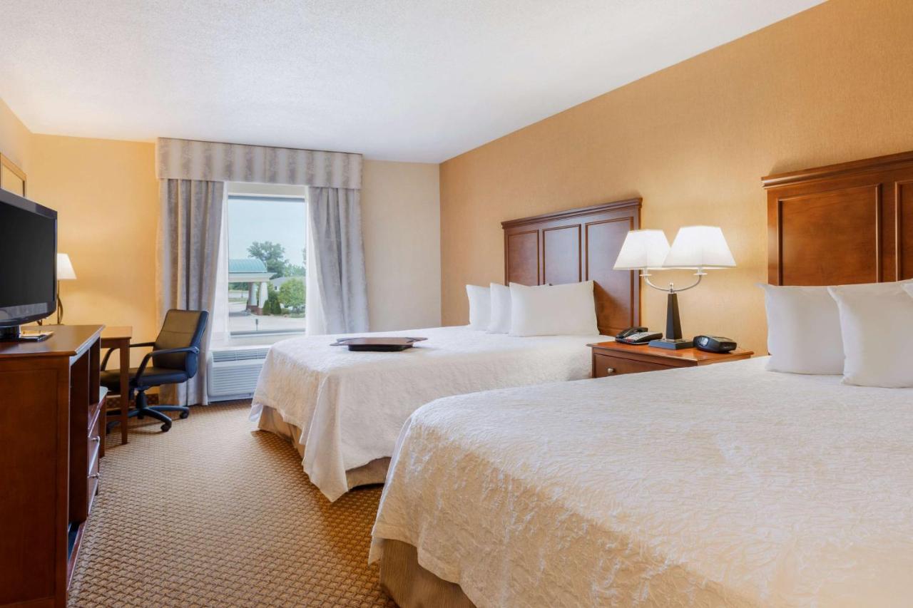 | Hampton Inn & Suites Detroit/Chesterfield