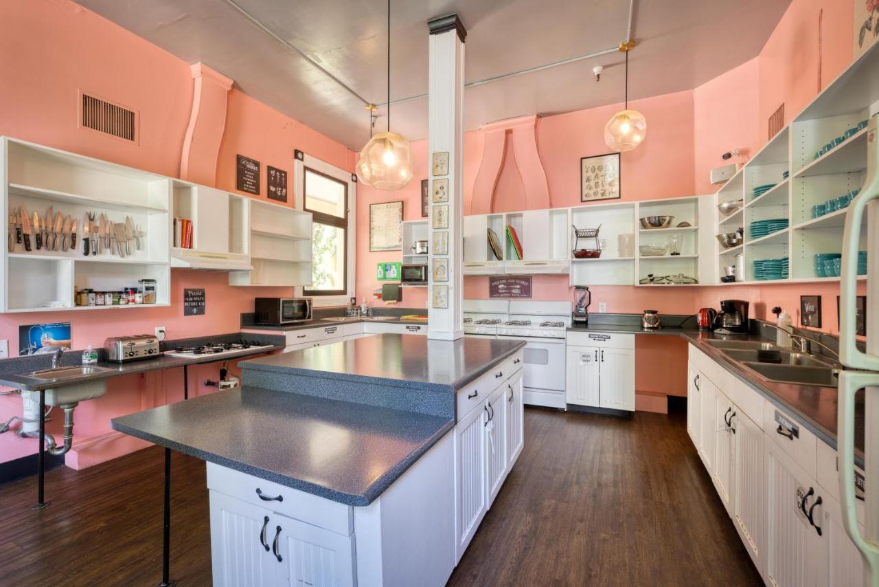 | HI Sacramento Hostel