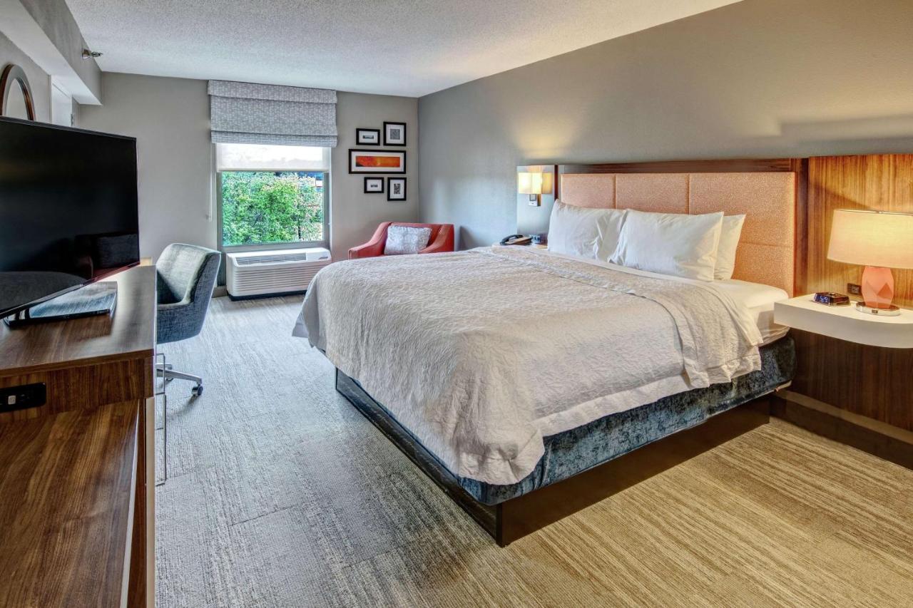 Executive King Room at Hampton Inn Elizabeth City