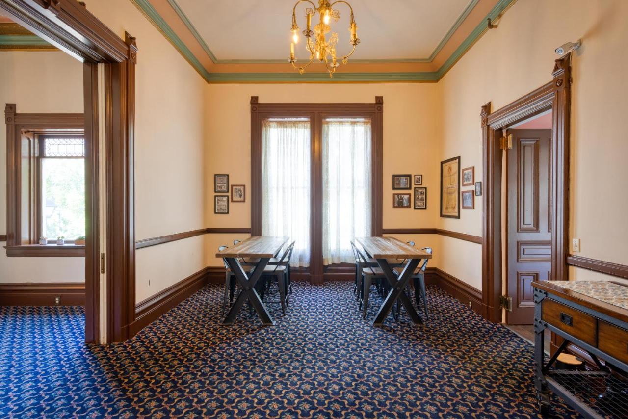 | HI Sacramento Hostel