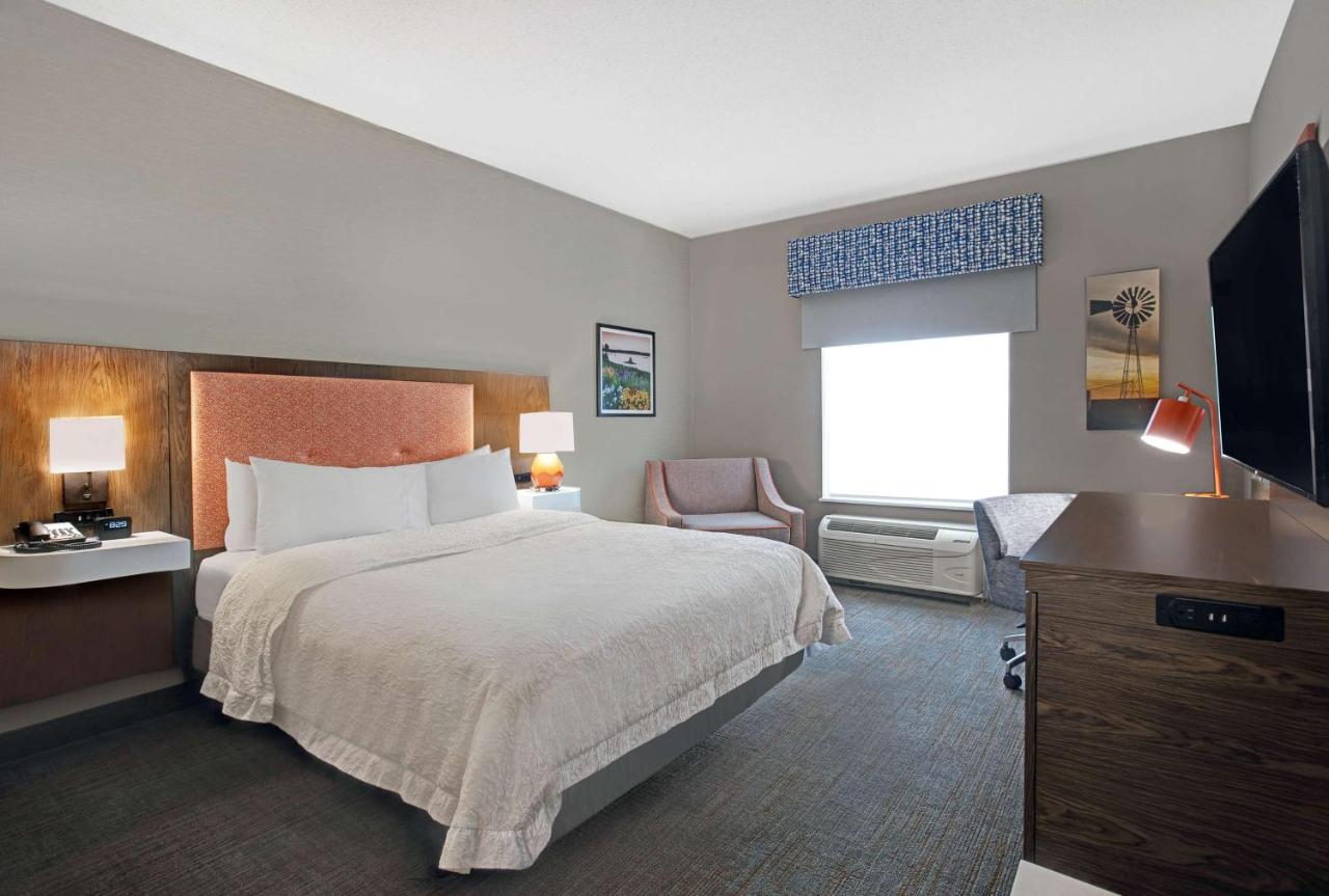 Queen Room - Disability Access Hearing Accessible at Hampton Inn Keokuk