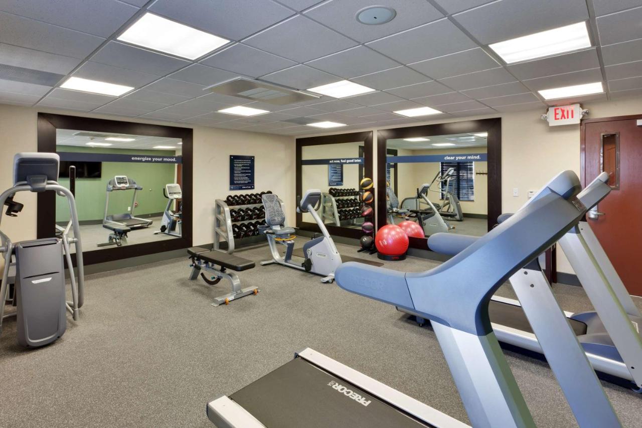 | Hampton Inn & Suites Fresno - Northwest